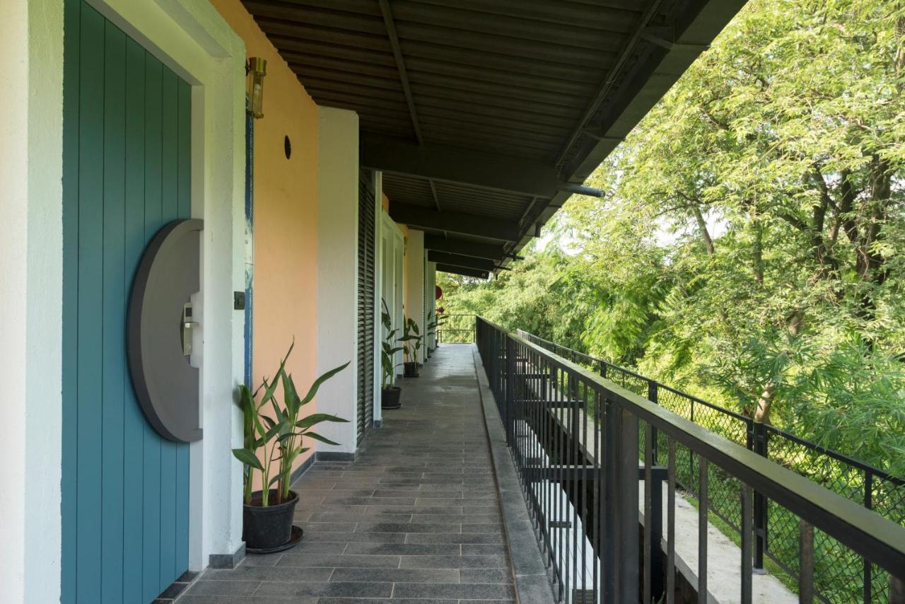 East India House Gorai Exterior foto