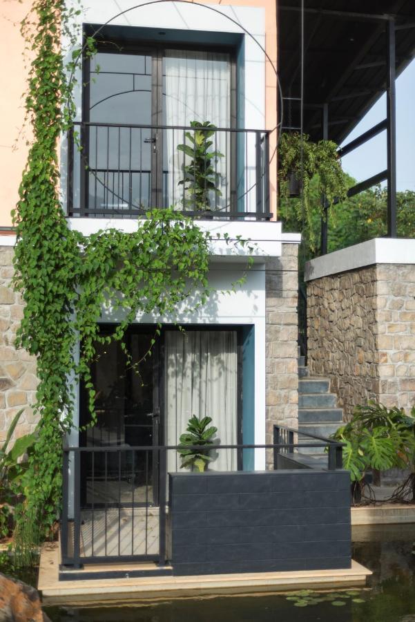 East India House Gorai Exterior foto